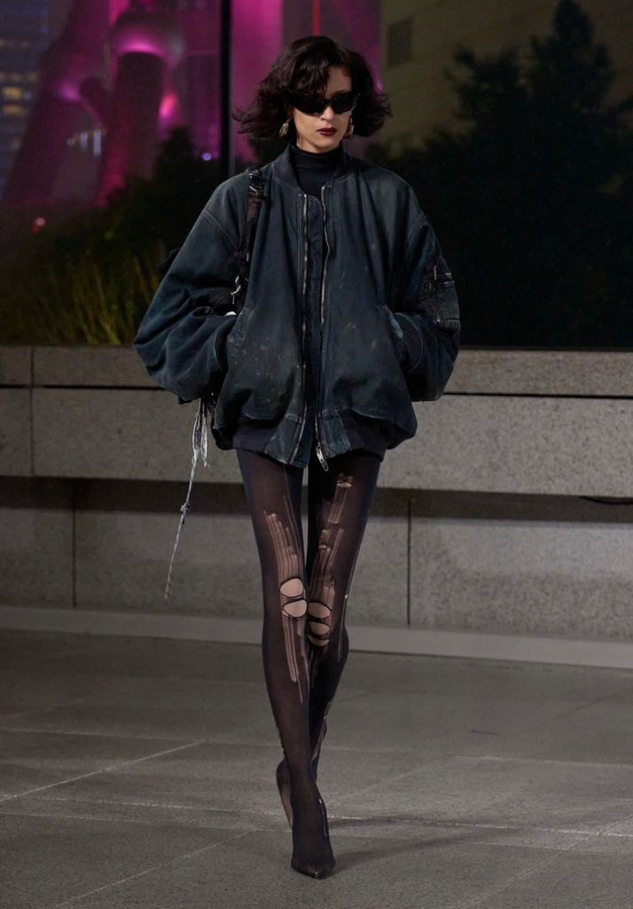 발렌시아가 25봄 데님 봄버 자켓 M 사이즈 새상품 이미지