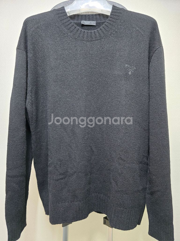 프라다 23fw 캐시미어 크루넥 티셔츠 정품--1