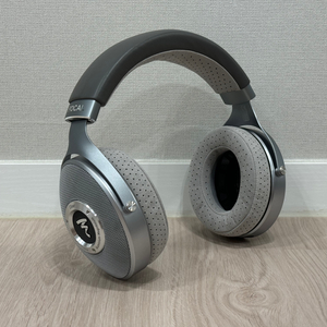 Focal clear 유선 헤드폰 판매합니다