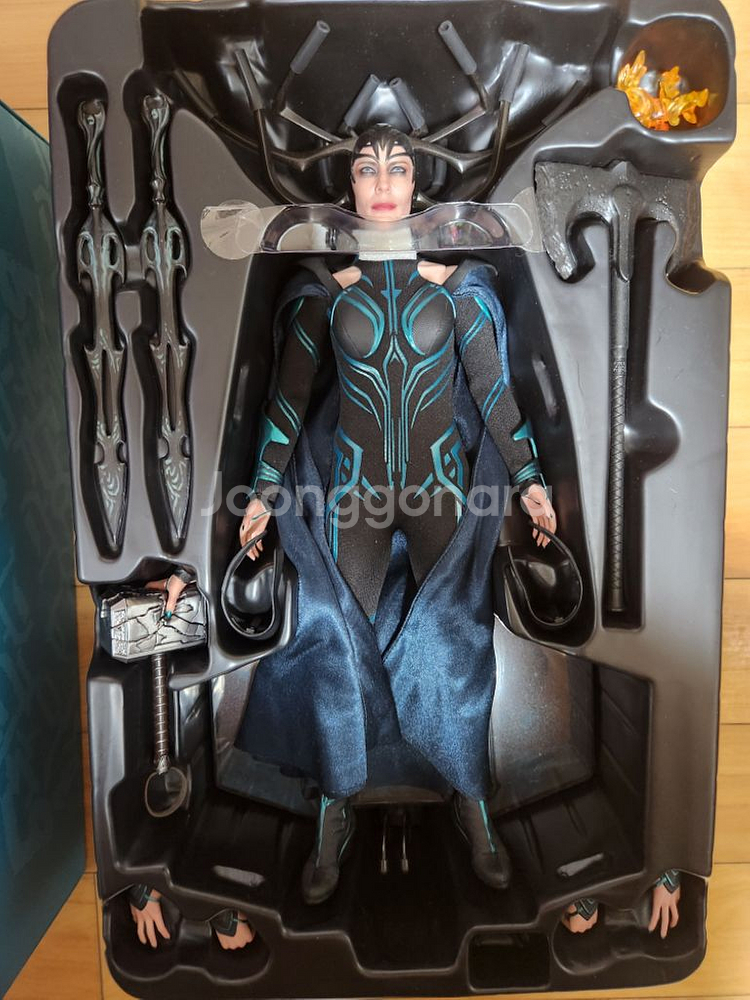 핫토이 헬라 라그나로크 토르 피규어--1