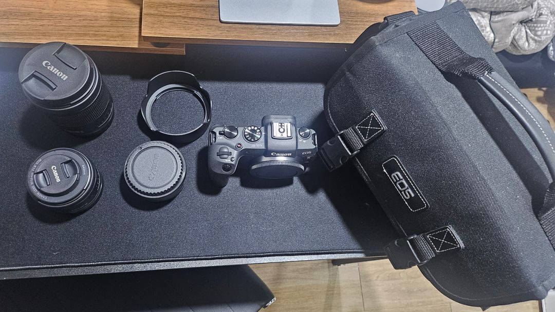 SSS급 캐논 EOS RP + FE렌즈 2개 판매합니다 이미지