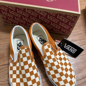 반스 vans 240 입니다