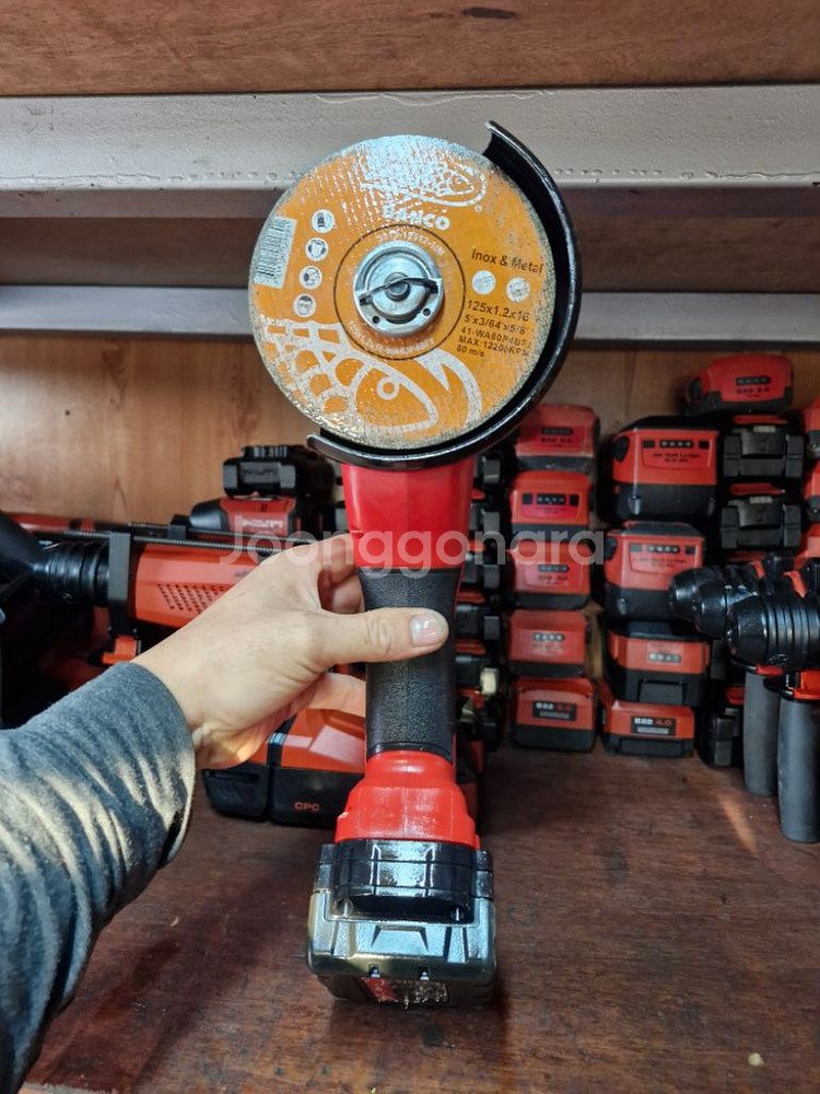 밀워키충전그라인더 M18 BLSAG 100X 2024년--6