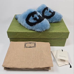 구찌 인터로킹 퍼 슬라이드 샌들 (220)