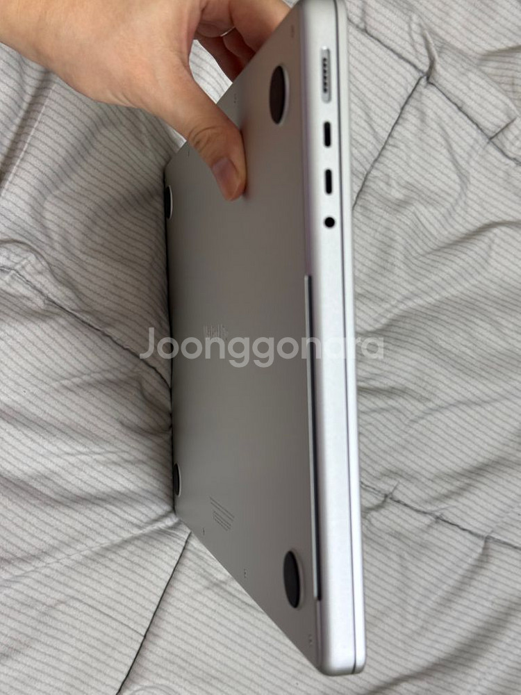 맥북프로 m1 pro 14인치 실버 기본형 기스없음--5