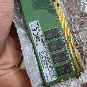 삼성 메모리 램 DDR4 RAM 8G 2400T 2개