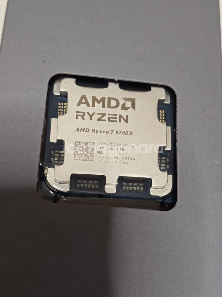 AMD 라이젠 9700X CPU 멀티팩 새제품--2