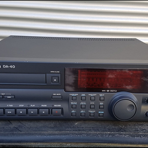 TASCAM DA-40 중고 DAT 레코더