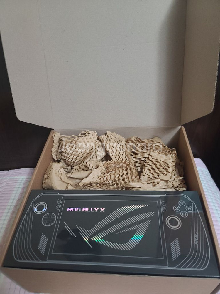 asus rog ally x 게임기 팝니다.미개봉--3