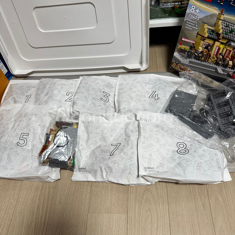 레고 76423 해리포터 호그와트 기차와 호그스미드역--2