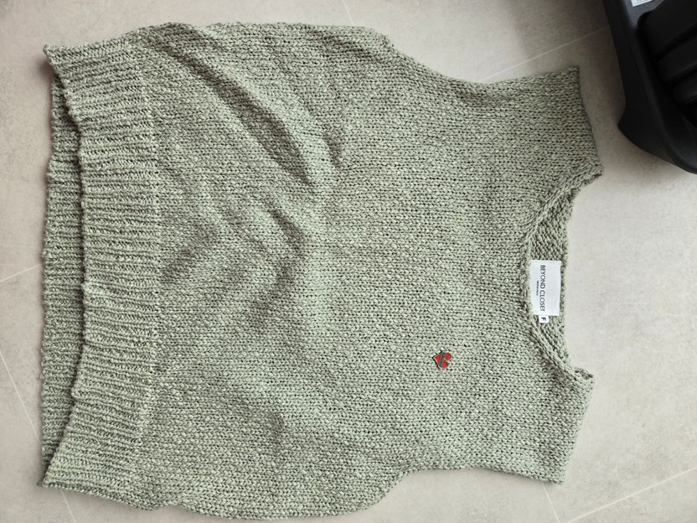 비욘드클로젯 니트조끼--1