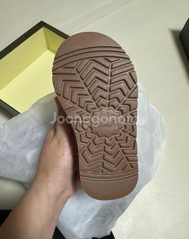 새상품)오즈웨어 정품 어그부츠 판매합니다--4