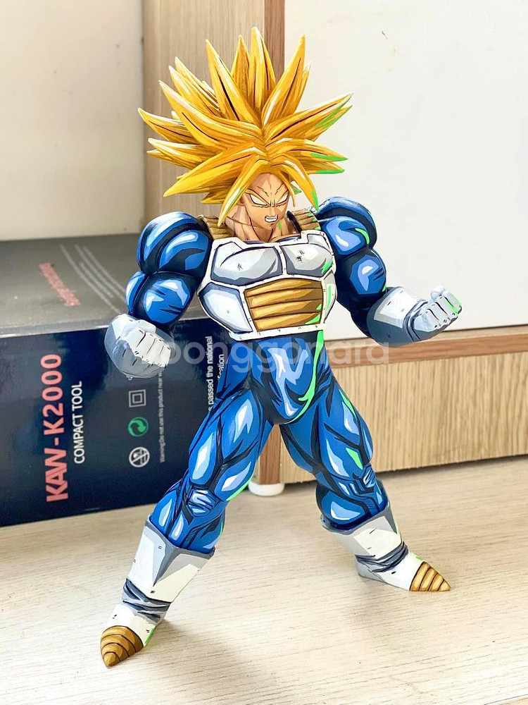 드래곤볼 트랭크스 피규어--1