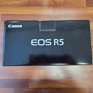 캐논 EOS R5