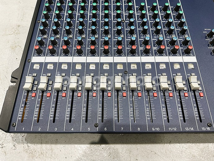 Yamaha 16채널 오디오 믹서 MG166C--1