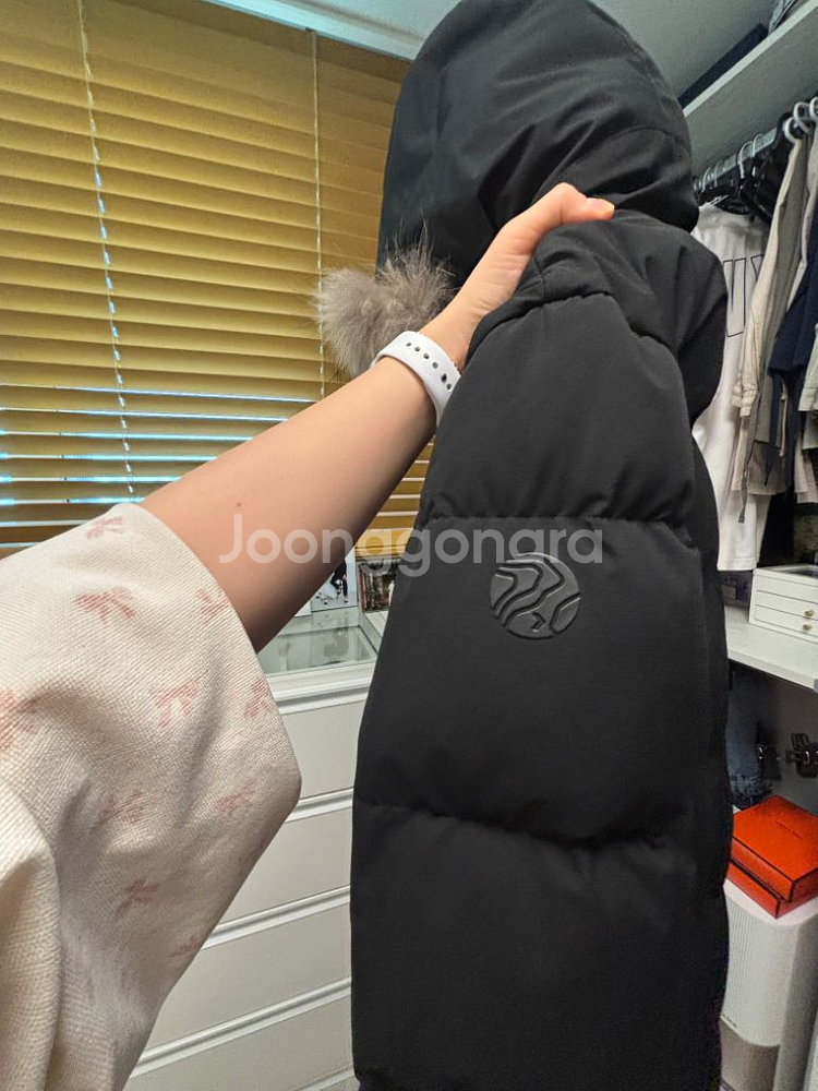 디스커버리 고쉬다운 여성 롱패딩--3