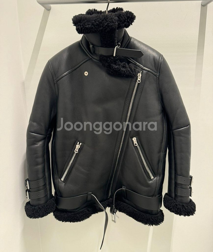 아크네 무스탕 새상품--1