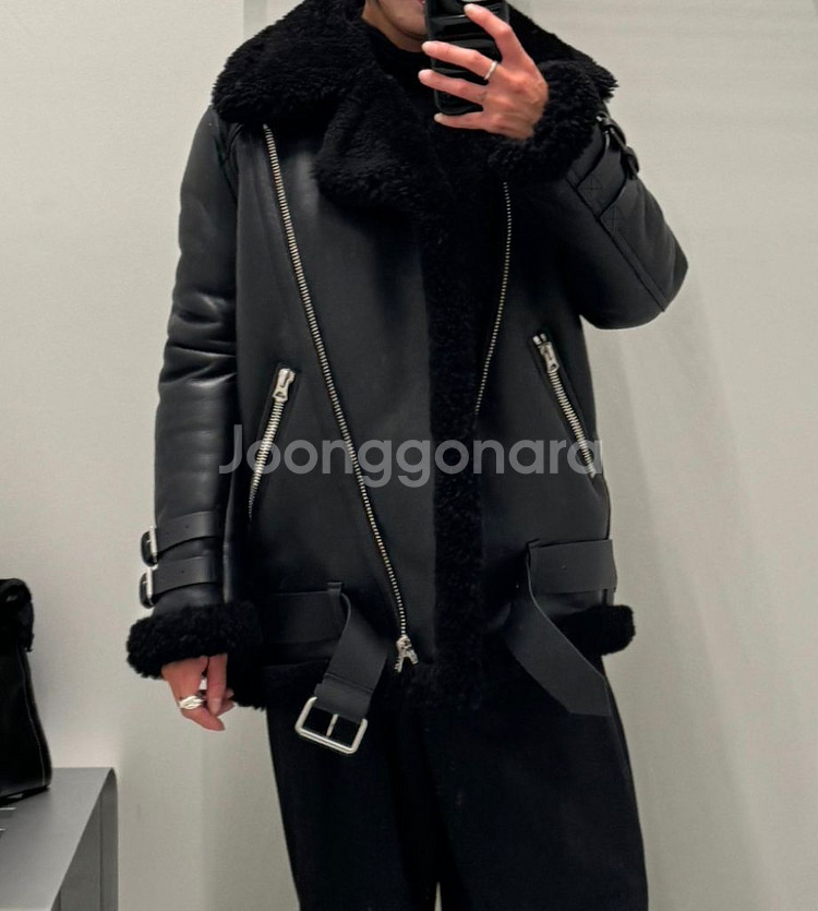 아크네 무스탕 새상품--5