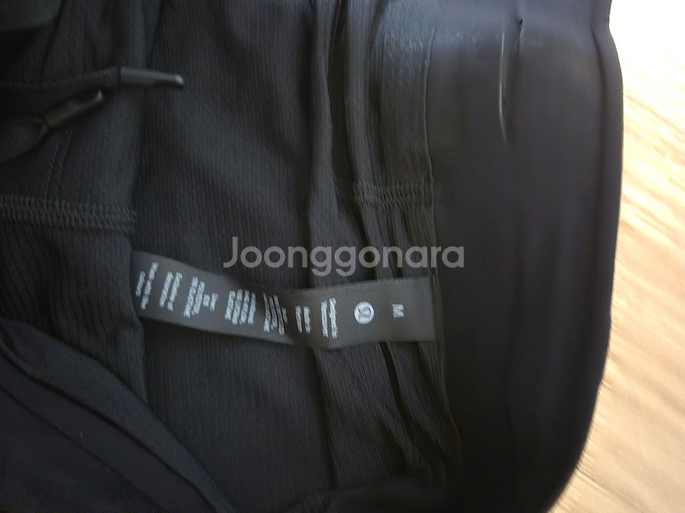 (새상품) 룰루레몬 6인치 러닝쇼츠 블랙--3