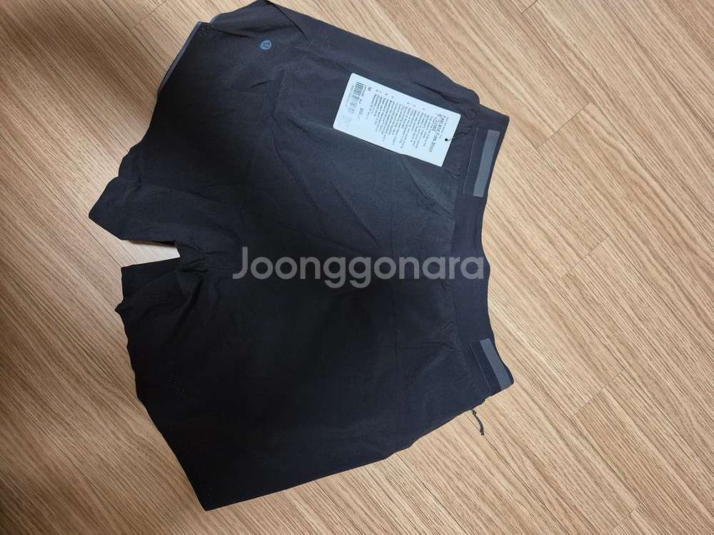 (새상품) 룰루레몬 6인치 러닝쇼츠 블랙--4