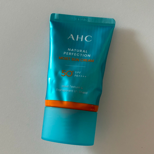 AHC 내추럴 퍼펙션 모이스트 선크림 50ml