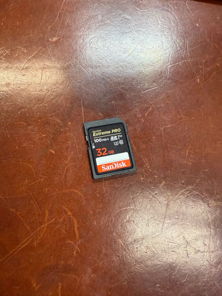 소니 ZV-E10 M2 + 줌렌즈 + sd카드 2개--6