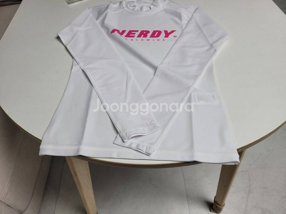 NERDY 래쉬가드 여성 M 새 상품--6