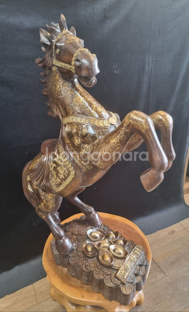 [명품 골동품] 멋진 말 장식품 한점--1