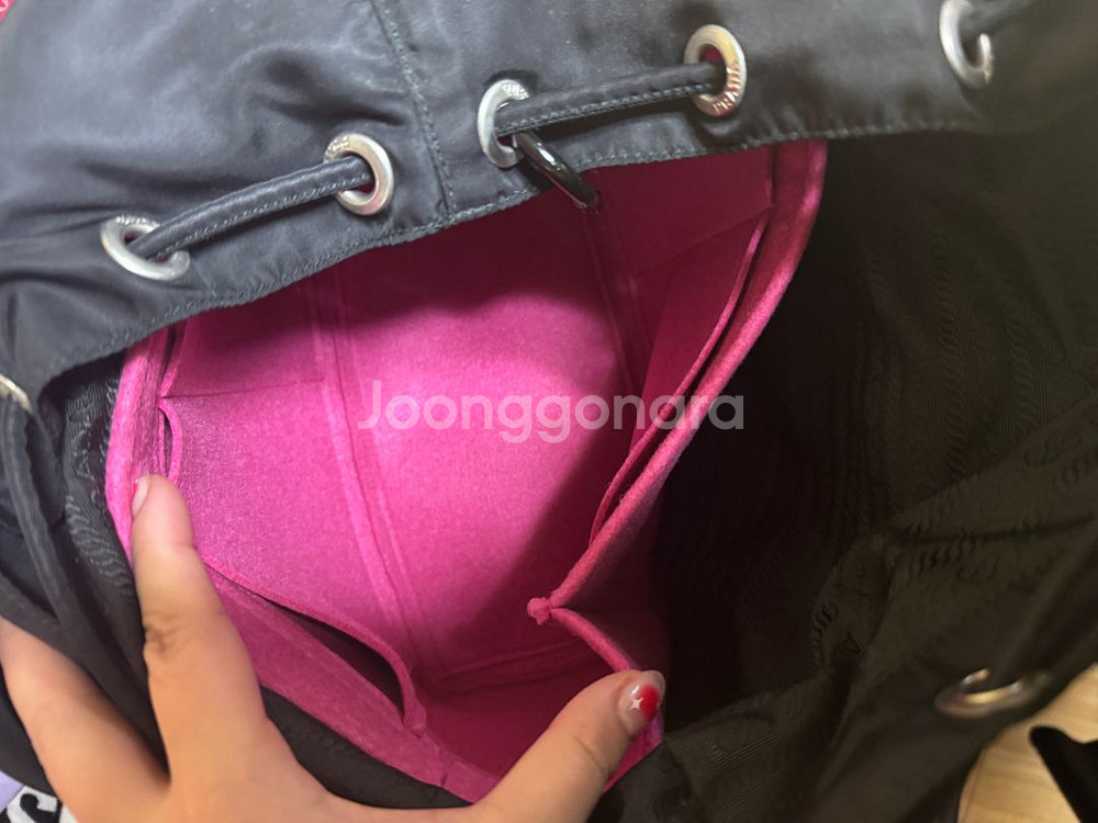 정품) 프라다 포코노 백팩 블랙 미디움--8