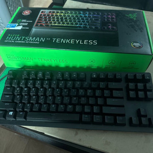 레이저 헌츠맨 v2 tkl 풀윤활