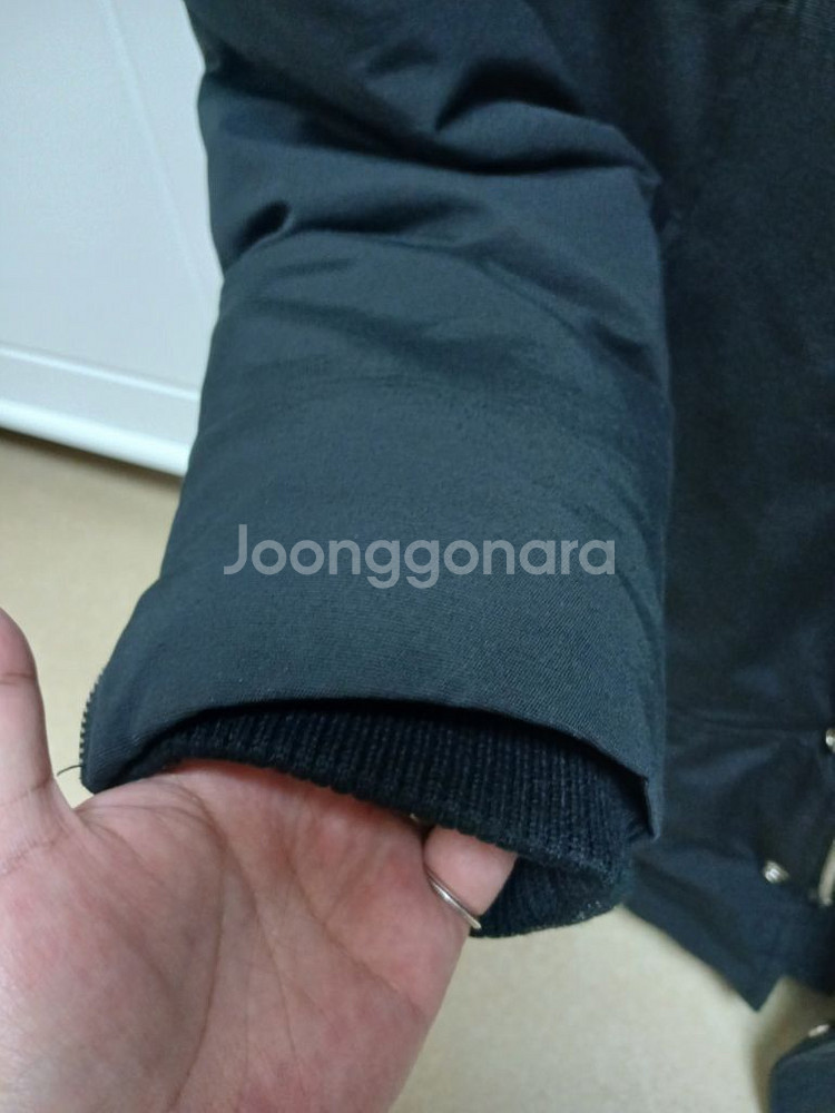 (정품)무스너클 패딩팝니다--4