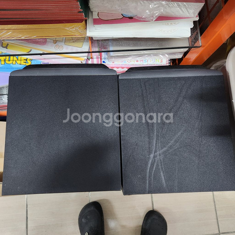 B&W dm303 북쉘프 스피커입니다.--4