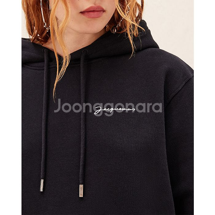 (새상품) 자크뮈스 자수 로고 블랙 기모 후드티 XXS--6