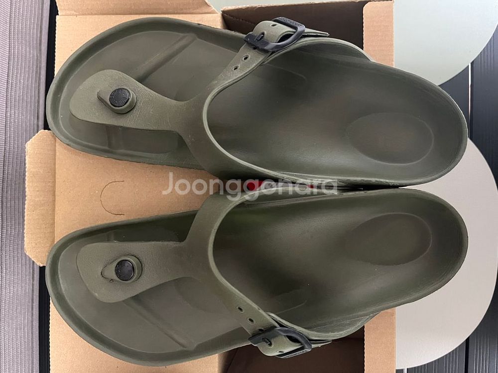 버켄스탁 지제 에바 카키색팜니다.--1
