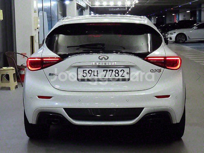 @18년식 Q30 2.0T 전국최저가격--4