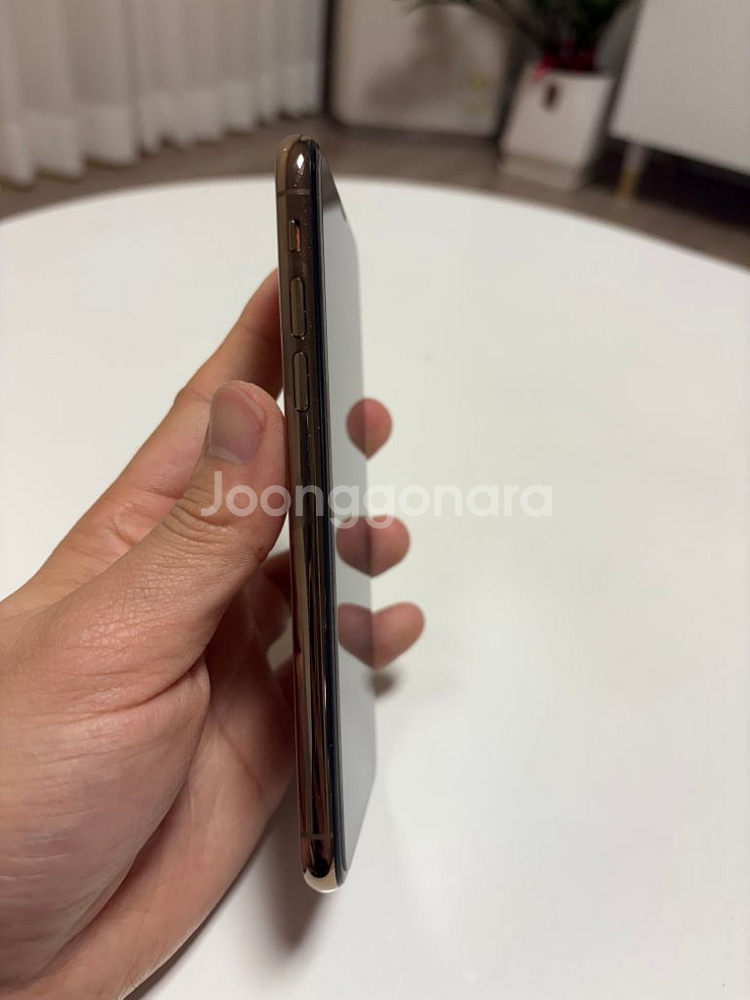 아이폰 XS 256GB 골드 팝니다. (배터리 100%--3