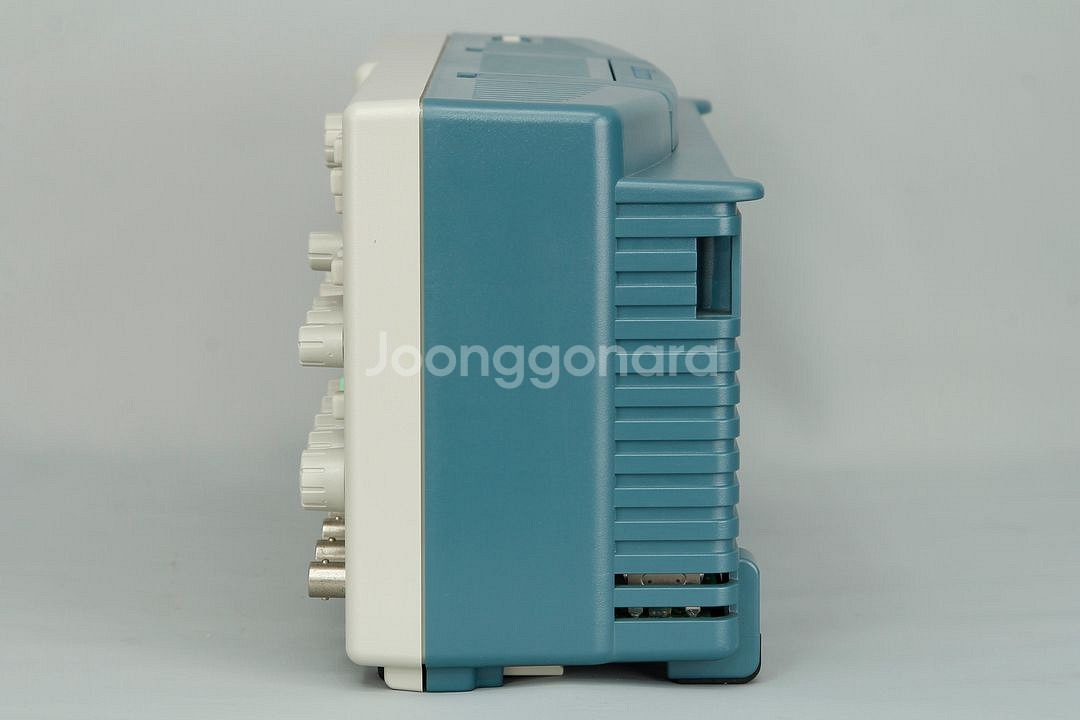 Tektronix TDS2004C 디지털 오실로스코프--3