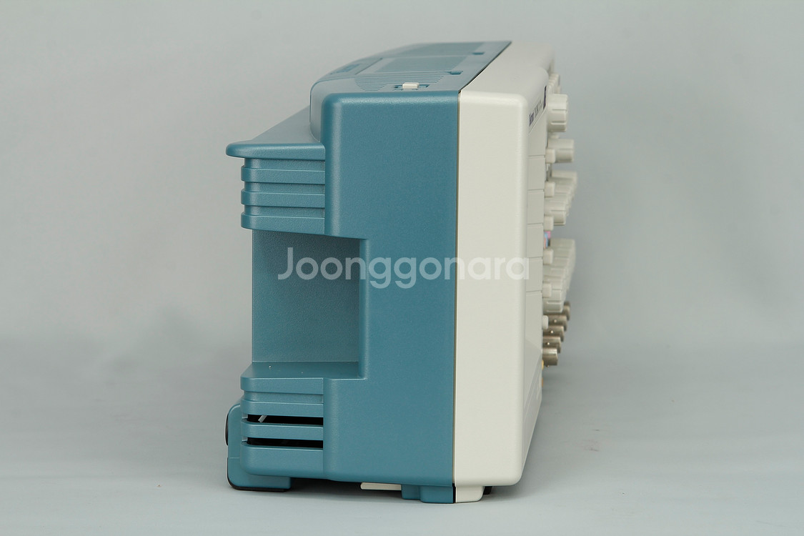 Tektronix TDS2004C 디지털 오실로스코프--2