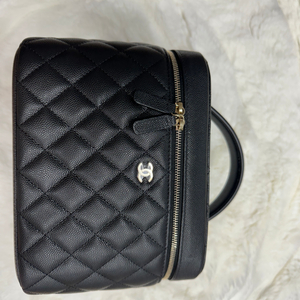 샤넬 클래식 베니티 코스메틱백 백화점 구매