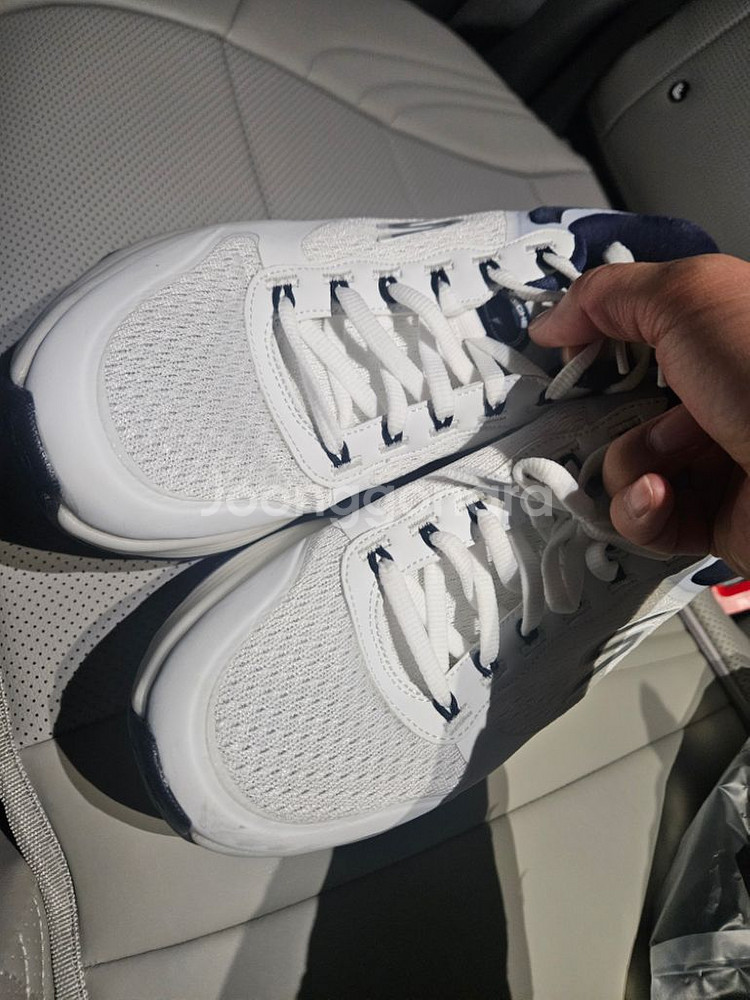 스케쳐스 260 남성 고 워크 디스턴스 워커 팝니다--1