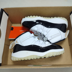 JORDAN 11 RETRO(TD)