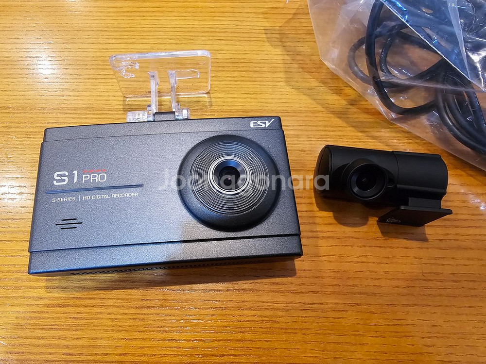 이에스브이 s1 pro 블랙박스--1