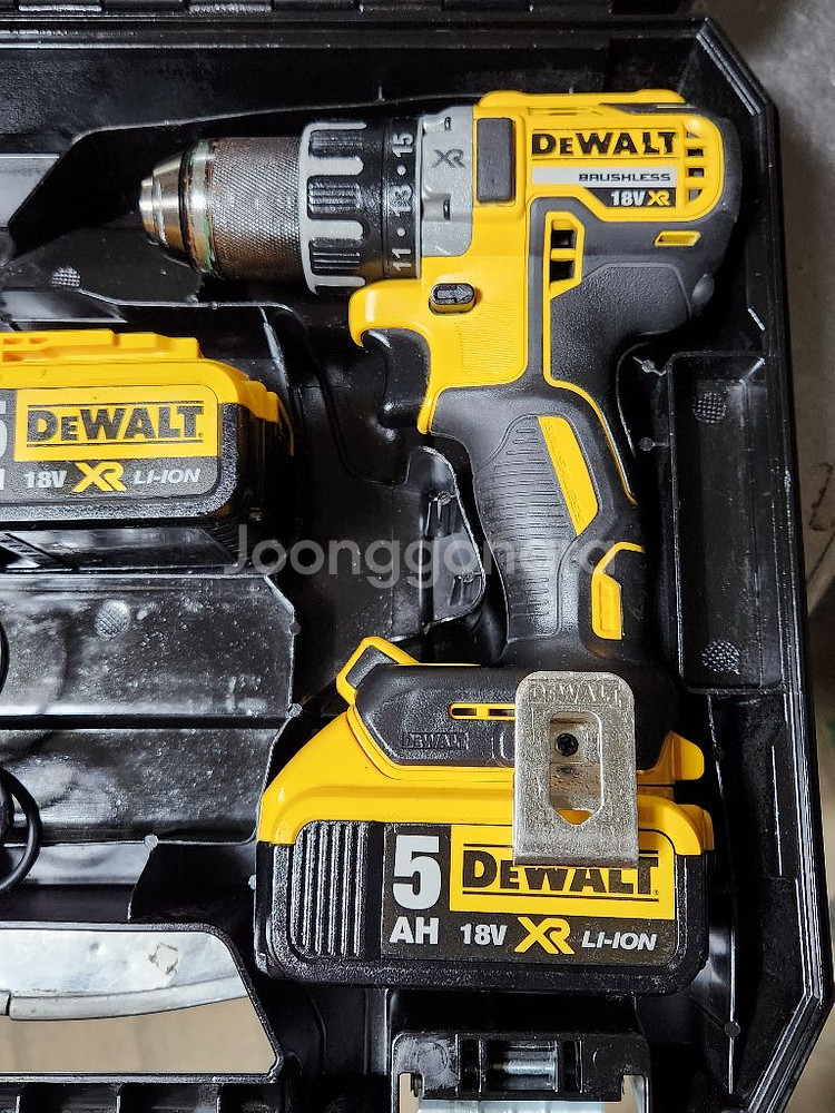 디월트 18v 충전드릴 DCD791 팝니다--1