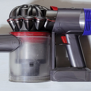 dyson v8 무선청소기 본체만 팝니다