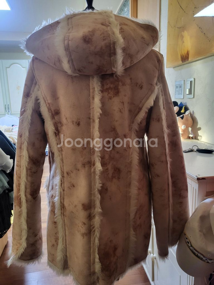 무스탕 후드반코트--1