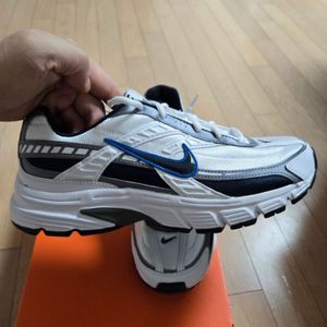 나이키 이니시에이터 러닝화 (새 것)