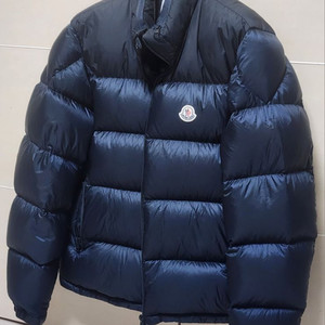 몽클레어 다크네이비 푸퍼 패딩