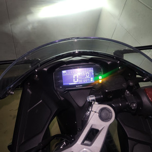 스즈키 gsx r 125cc 2023년식 보냅니다.