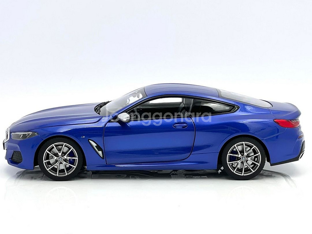 노레브 BMW 850i 1:18. 미개봉품--5
