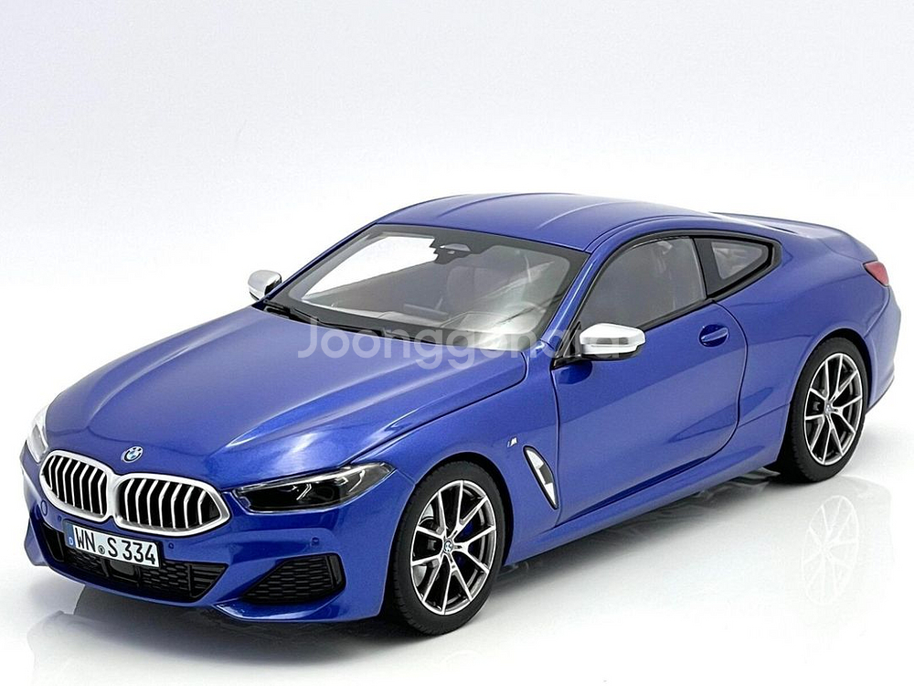 노레브 BMW 850i 1:18. 미개봉품--3